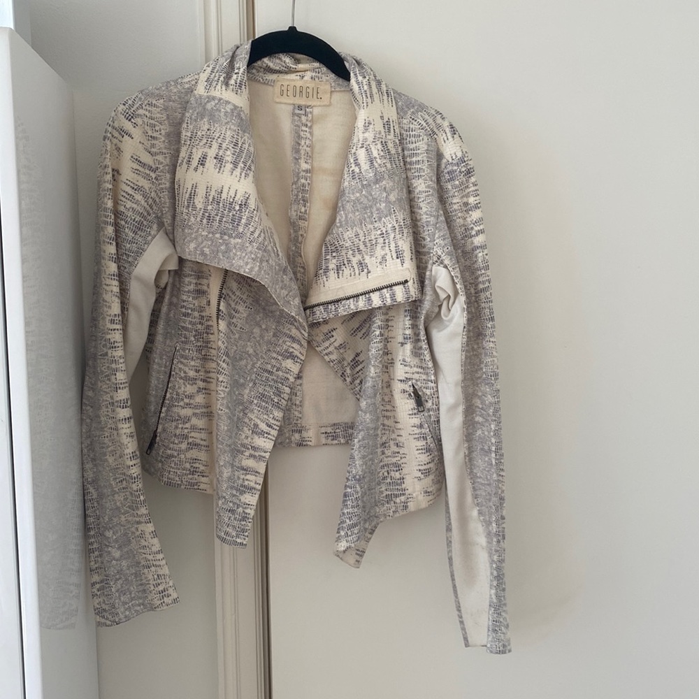 Georgie, Small motorcycle jacket, white snake skin